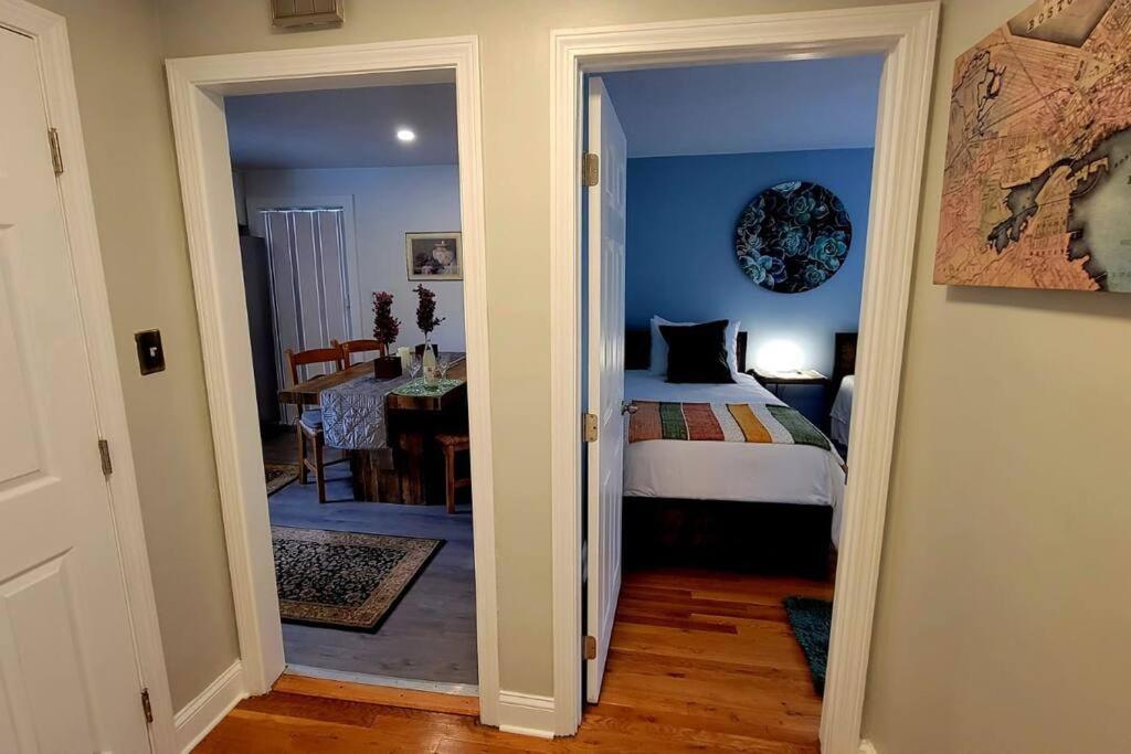 Unique & Peaceful Boston Home Екстериор снимка