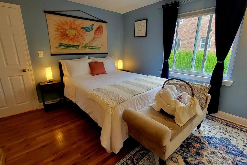 Unique & Peaceful Boston Home Екстериор снимка
