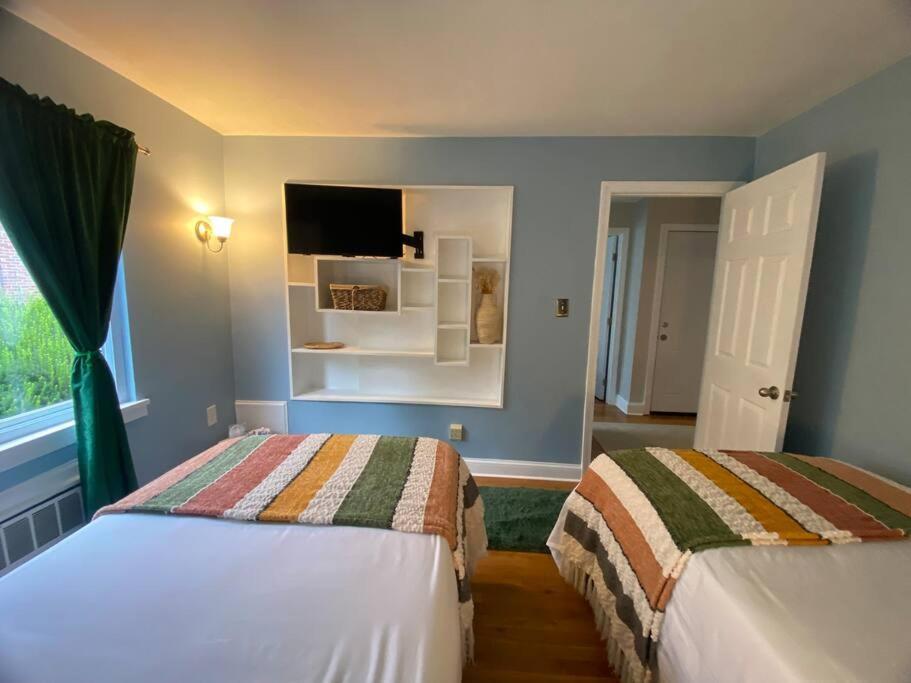 Unique & Peaceful Boston Home Екстериор снимка