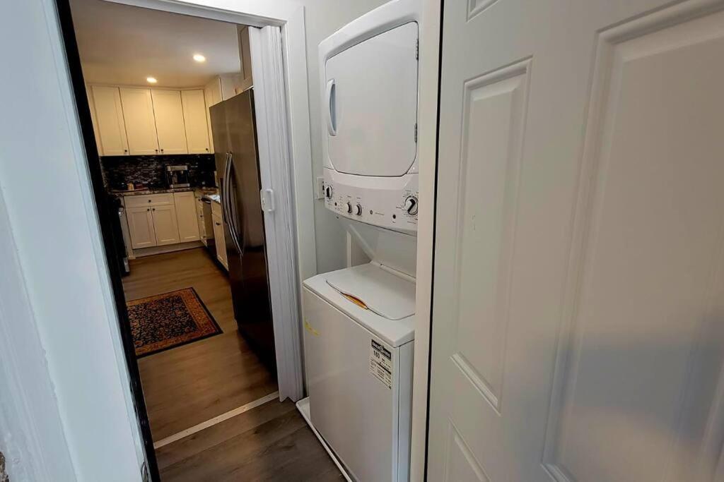 Unique & Peaceful Boston Home Екстериор снимка