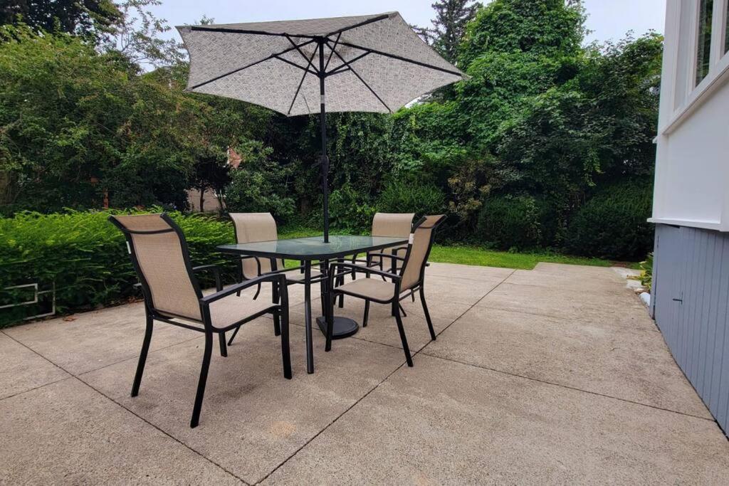 Unique & Peaceful Boston Home Екстериор снимка