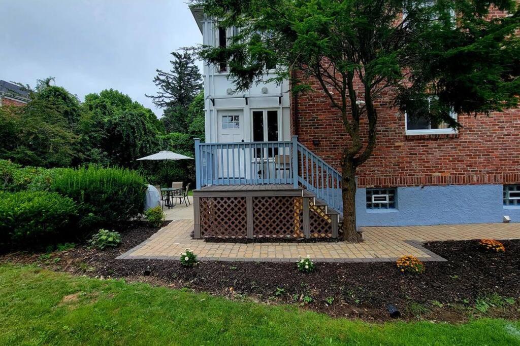 Unique & Peaceful Boston Home Екстериор снимка