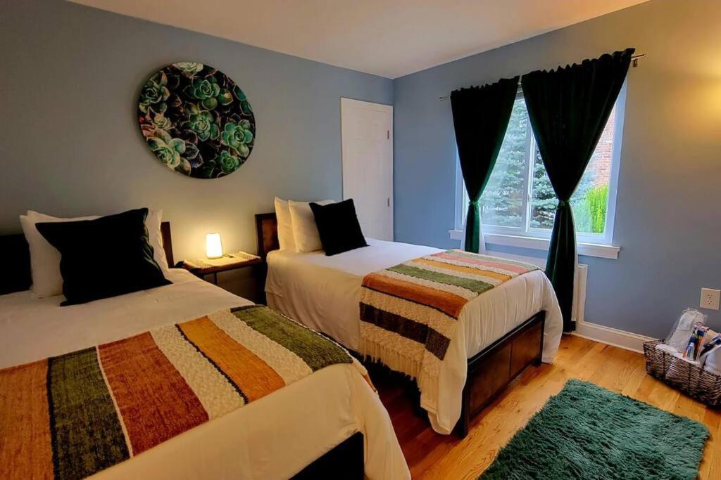 Unique & Peaceful Boston Home Екстериор снимка