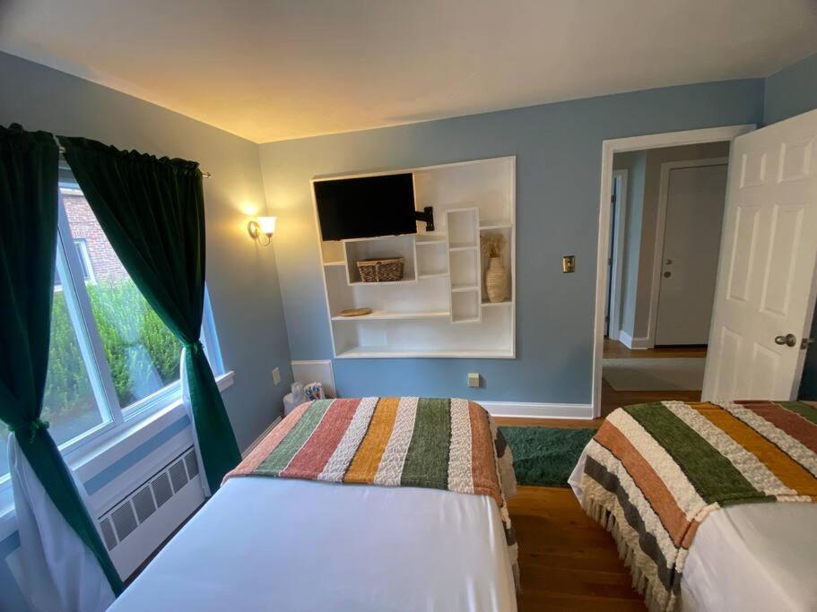 Unique & Peaceful Boston Home Екстериор снимка