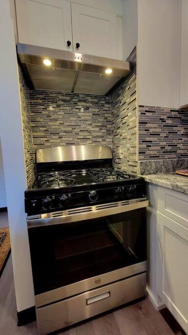 Unique & Peaceful Boston Home Екстериор снимка