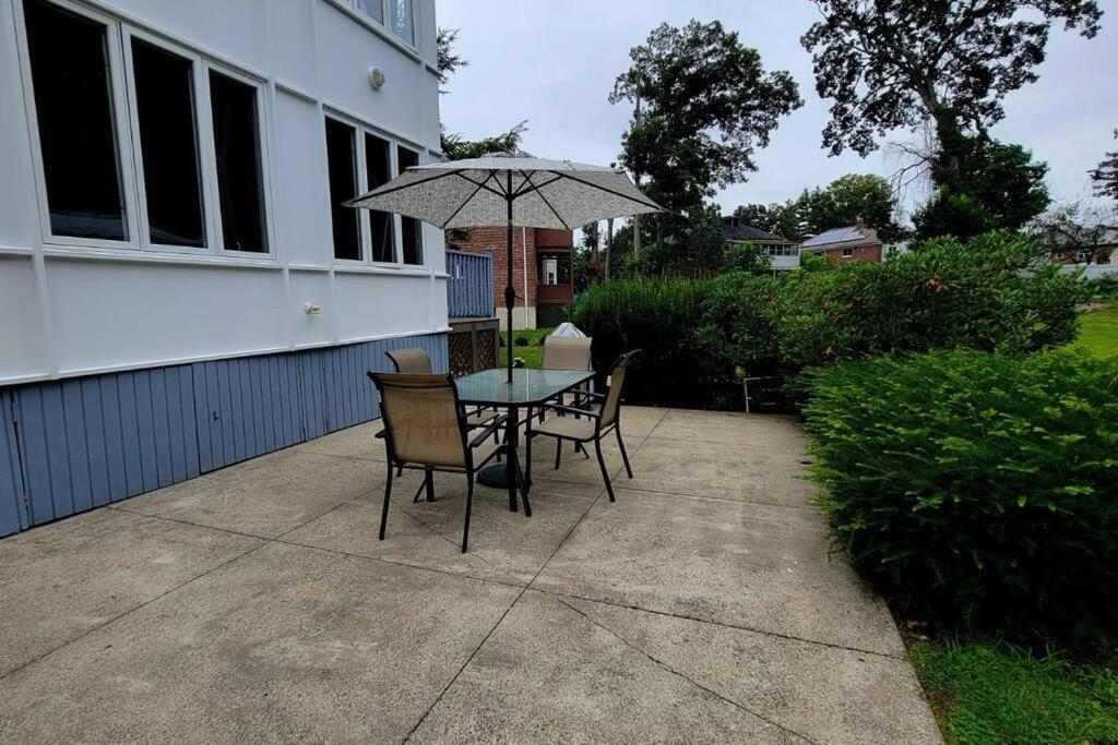 Unique & Peaceful Boston Home Екстериор снимка